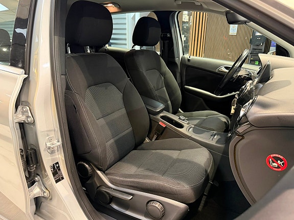 Mercedes-Benz B200 19 of 24