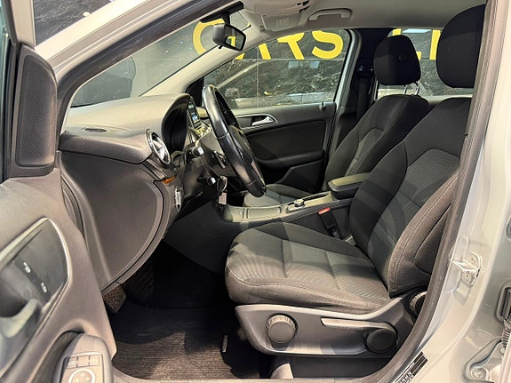 Mercedes-Benz B200 14 of 24