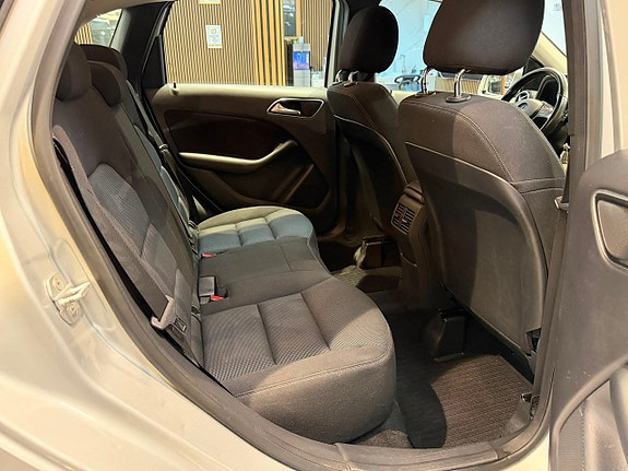 Mercedes-Benz B200 17 of 24