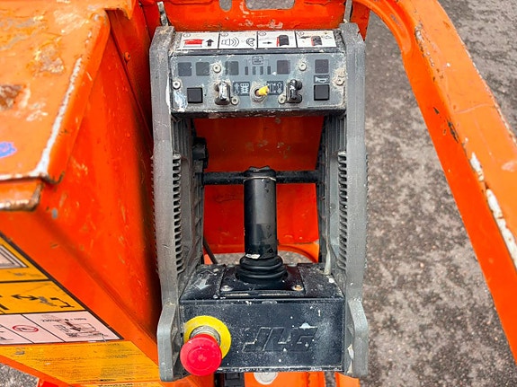 JLG 1230 ES 10 of 12