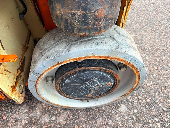 JLG 1230 ES 5 of 5