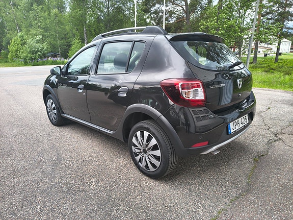 Dacia Sandero Stepway 2 of 5
