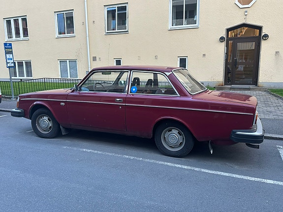 Volvo 242 8 of 14