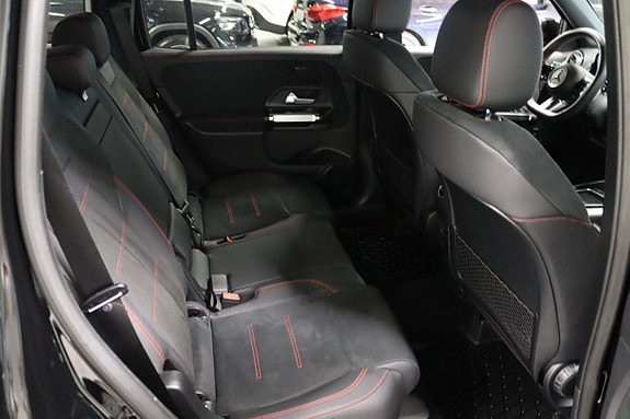 Mercedes-Benz GLB220 d 24 of 24