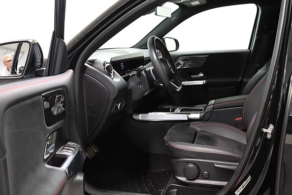 Mercedes-Benz GLB220 d 10 of 24