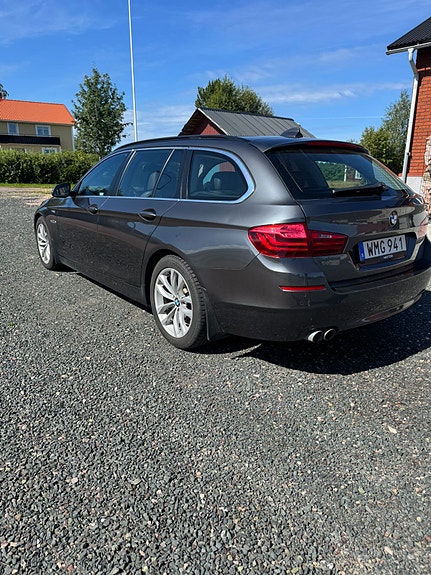 BMW 520d 2 of 5