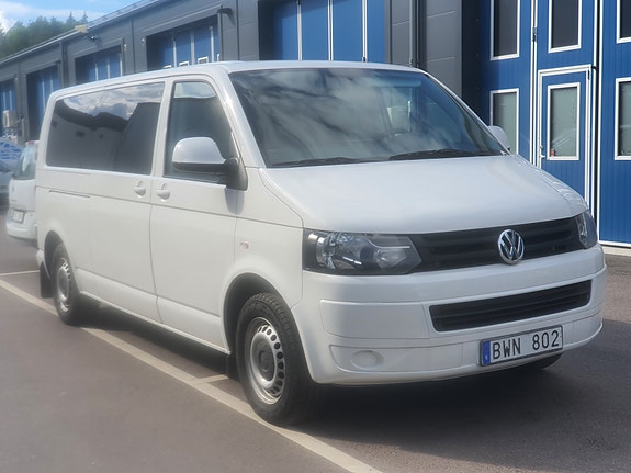 Volkswagen Caravelle 3 of 5