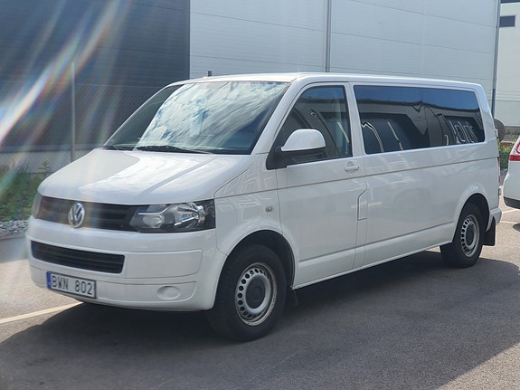 Volkswagen Caravelle 2 of 5