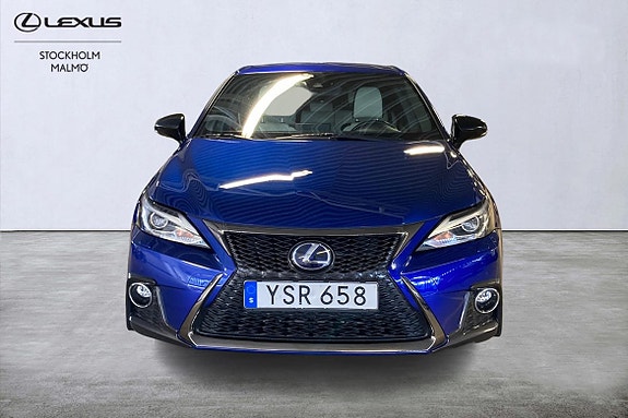 Lexus CT200h 5 of 5