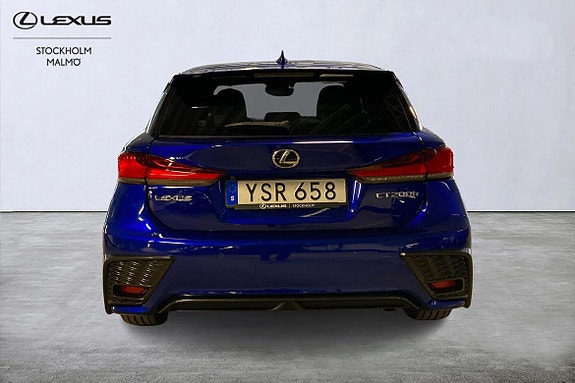 Lexus CT200h 4 of 5