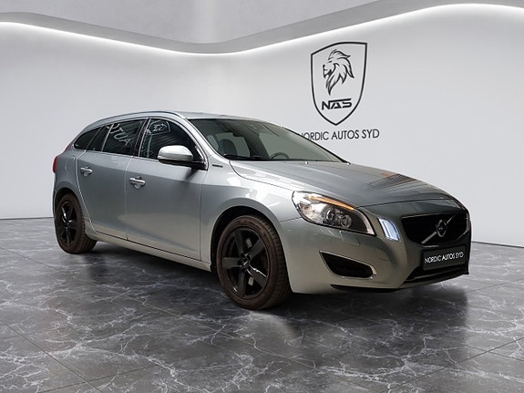 Volvo V60 8 of 25