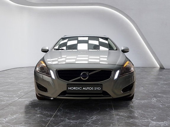 Volvo V60 9 of 25