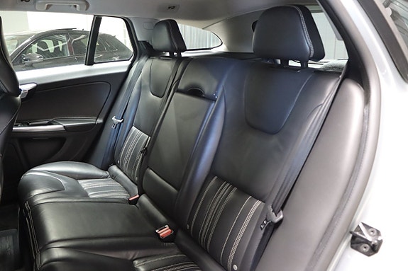 Volvo V60 15 of 25