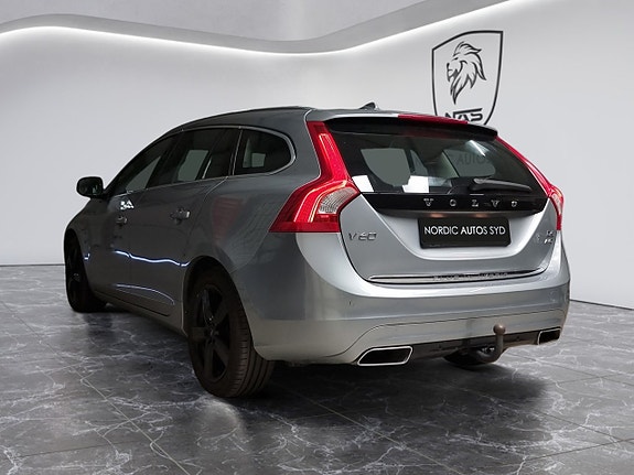 Volvo V60 4 of 25