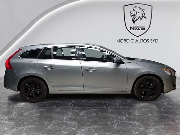 Volvo V60 7 of 25
