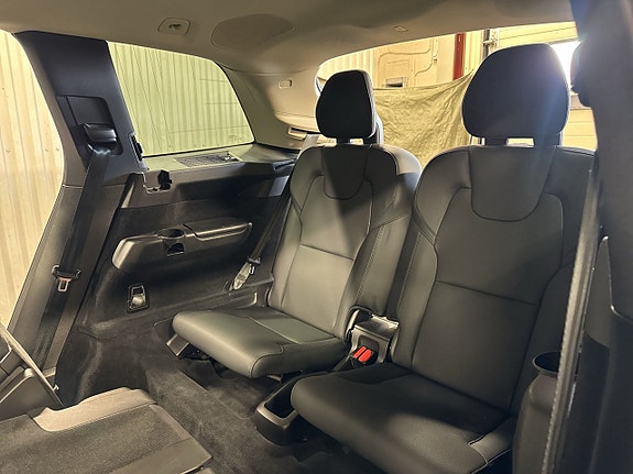 Volvo XC90 17 of 27