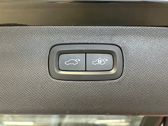 Volvo XC90 23 of 27
