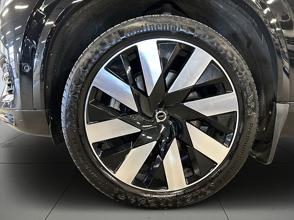 Volvo XC90 14 of 27