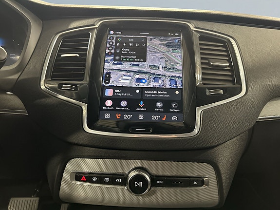 Volvo XC90 11 of 27