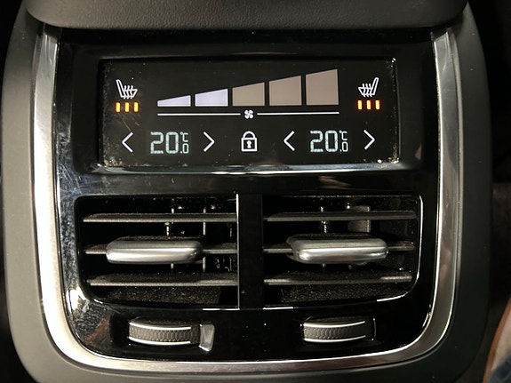 Volvo XC90 24 of 27