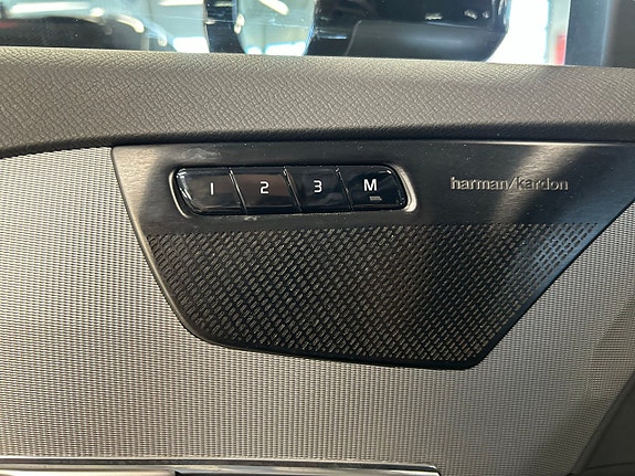 Volvo XC90 21 of 27