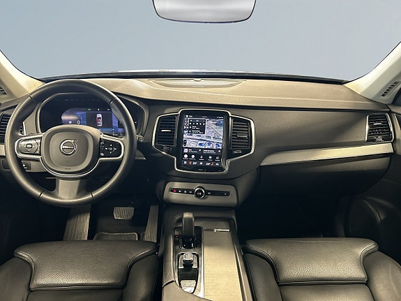 Volvo XC90 8 of 27