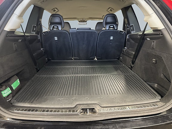 Volvo XC90 12 of 27