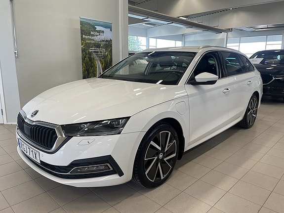 Skoda Octavia 3 of 5