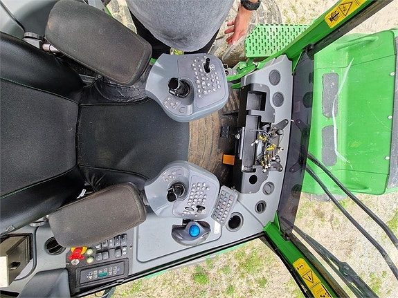 John Deere 1910G 20 of 23