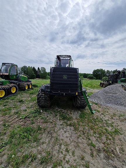 John Deere 1910G 17 of 23