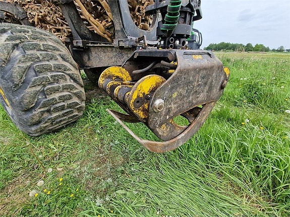 John Deere 1910G 8 of 23