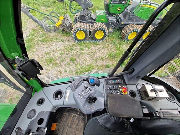 John Deere 1910G 21 of 23