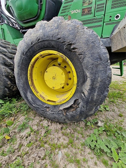 John Deere 1910G 16 of 23