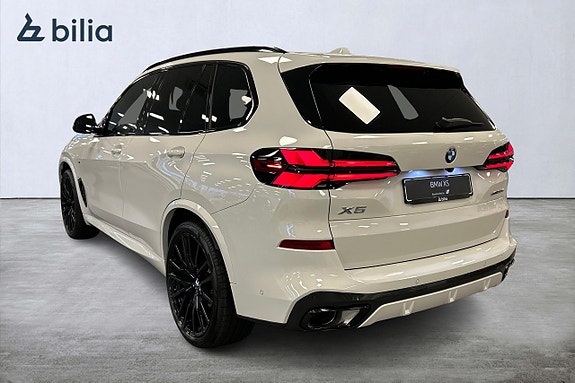 BMW X5 2 of 5