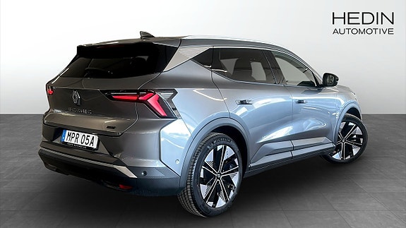 Renault Scenic E-Tech 2 of 5