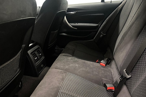 BMW 118d 11 of 17