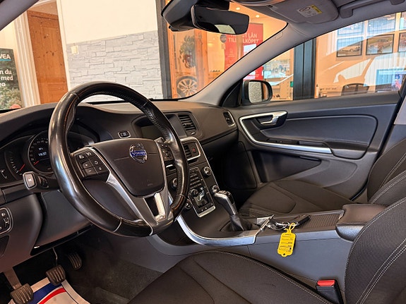 Volvo V60 11 of 18