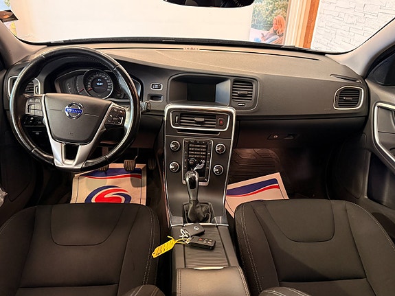 Volvo V60 13 of 18