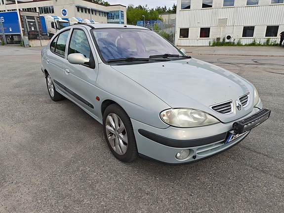 Renault Megane I 2 of 5