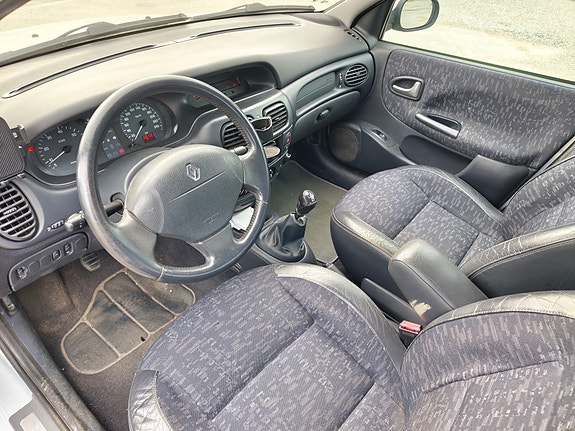 Renault Megane I 5 of 5