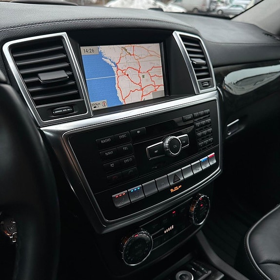 Mercedes-Benz GL450 15 of 30