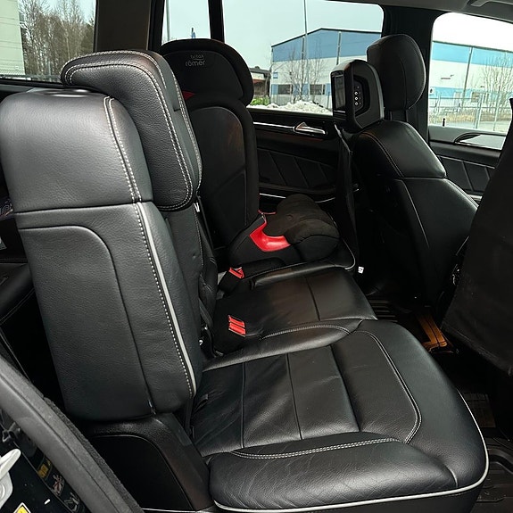 Mercedes-Benz GL450 19 of 30
