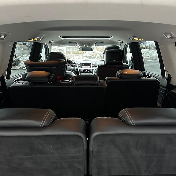 Mercedes-Benz GL450 20 of 30