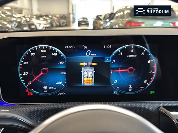 Mercedes-Benz A180 10 of 17