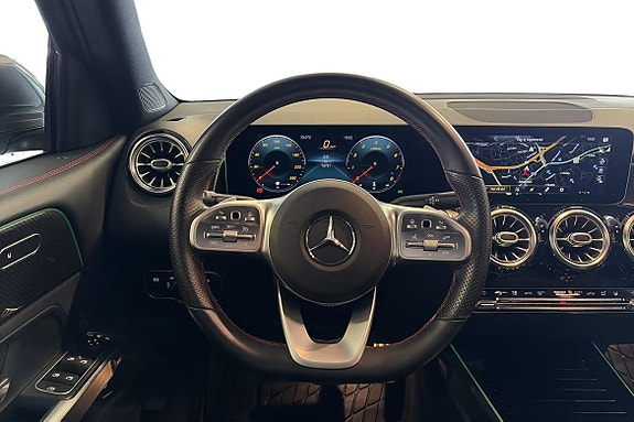 Mercedes-Benz GLB250+ 13 of 25