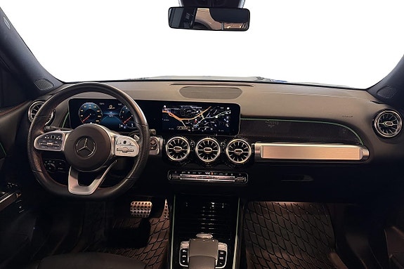 Mercedes-Benz GLB250+ 12 of 25