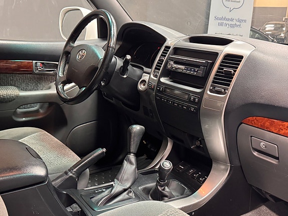 Toyota Land Cruiser 8 of 11