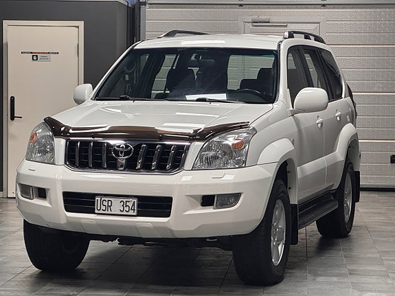 Toyota Land Cruiser 3 of 5