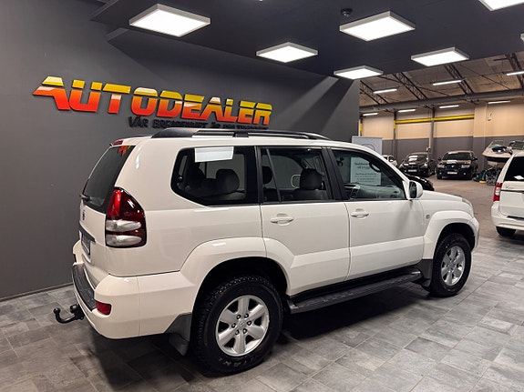 Toyota Land Cruiser 2 of 5
