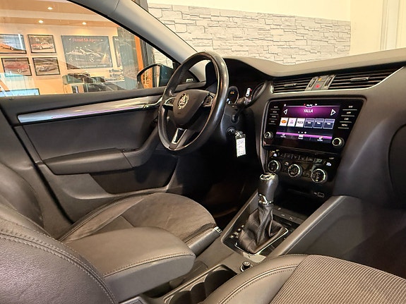 Skoda Octavia 14 of 22
